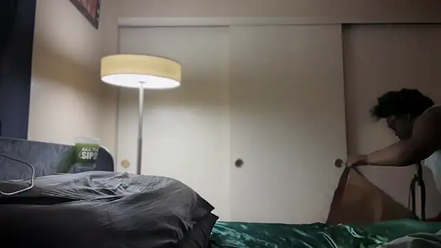 Yagurl  west online show from 02.04.25