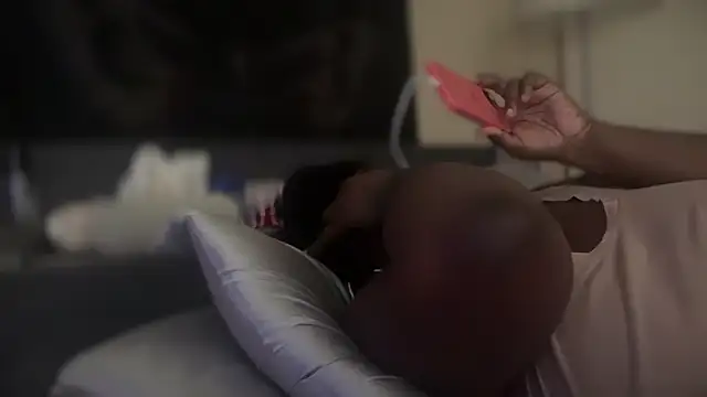 Yagurl  west online show from 02.14.25