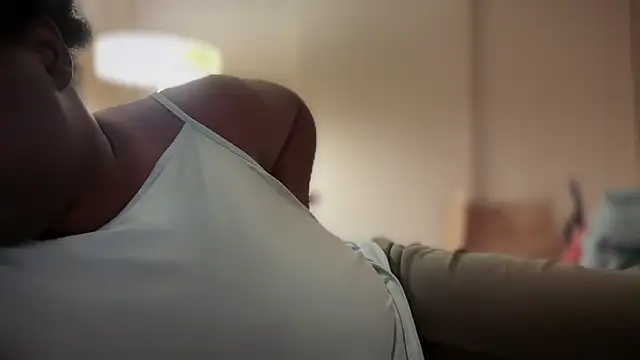 Yagurl  west online show from 02.14.25