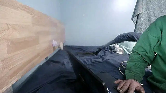 Snapshot of Mshizzle12 chatting on 02.17.26 Mshizzle12 online show from 02.17.26