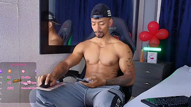 Snapshot of Manolo_Hot1 chatting on 01.31.25 Manolo Hot1 online show from 01.31.25