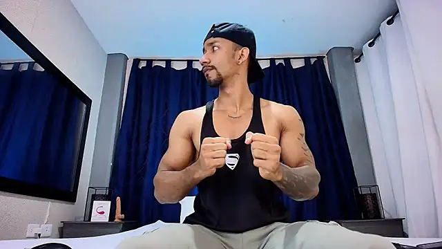 Snapshot of Manolo_Hot1 chatting on 02.28.25 Manolo Hot1 online show from 02.28.25