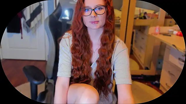 Snapshot of KlementinaBbG chatting on 02.04.25 KlementinaBbG online show from 02.04.25