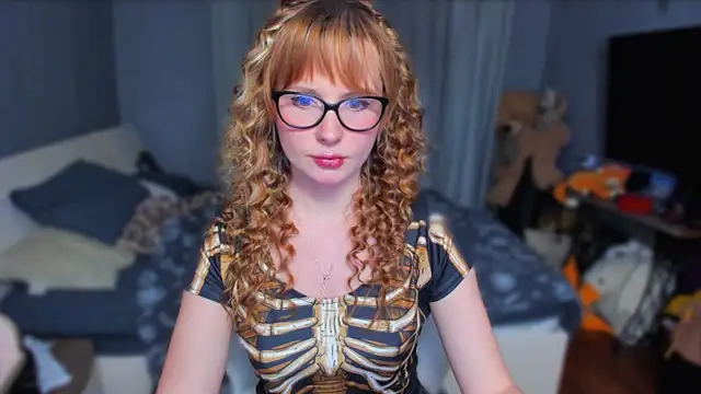 Snapshot of KlementinaBbG chatting on 10.30.25 KlementinaBbG online show from 10.30.25