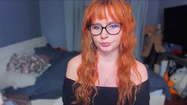 Snapshot of KlementinaBbG chatting on 11.09.25 KlementinaBbG online show from 11.09.25