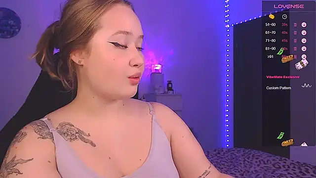 Peachy Lee online show from 10.18.25