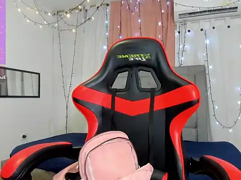 Snapshot of megan_kis9 chatting on 02.08.25 megan kis9 online show from 02.08.25