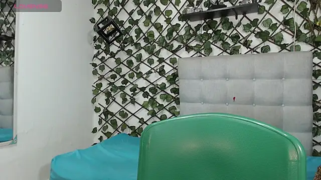 Snapshot of megan_kis9 chatting on 02.24.25 megan kis9 online show from 02.24.25