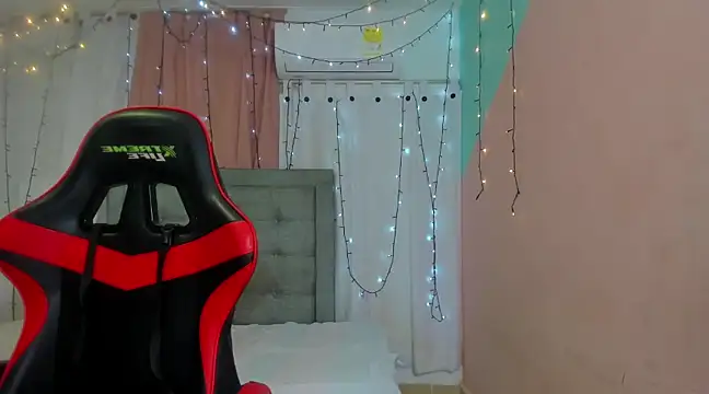 Snapshot of megan_kis9 chatting on 02.28.25 megan kis9 online show from 02.28.25