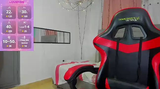 Snapshot of megan_kis9 chatting on 03.15.25 megan kis9 online show from 03.15.25