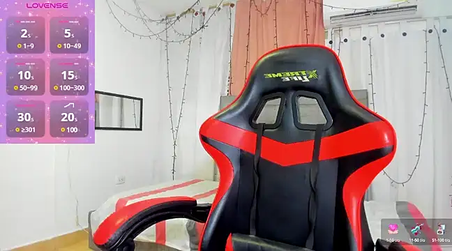 Snapshot of megan_kis9 chatting on 03.20.25 megan kis9 online show from 03.20.25