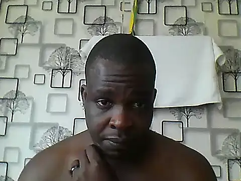 Snapshot of Chumba_001 chatting on 10.03.25 Chumba 001 online show from 10.03.25