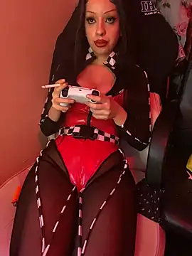 Snapshot of Katalinastarr chatting on 12.21.24 Katalinastarr online show from 12.21.24