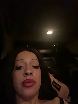 Snapshot of Katalinastarr chatting on 12.30.24 Katalinastarr online show from 12.30.24