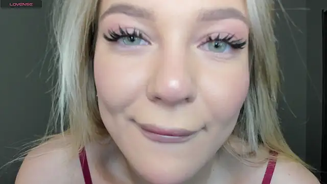 Snapshot of sarahphyllis chatting on 11.13.25 sarahphyllis online show from 11.13.25