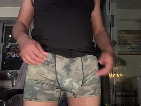 Snapshot of ThickDick_Daddy chatting on 05.08.26 ThickDick Daddy online show from 05.08.26