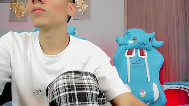 Snapshot of jake_and_joaquin chatting on 02.25.25 jake and joaquin online show from 02.25.25