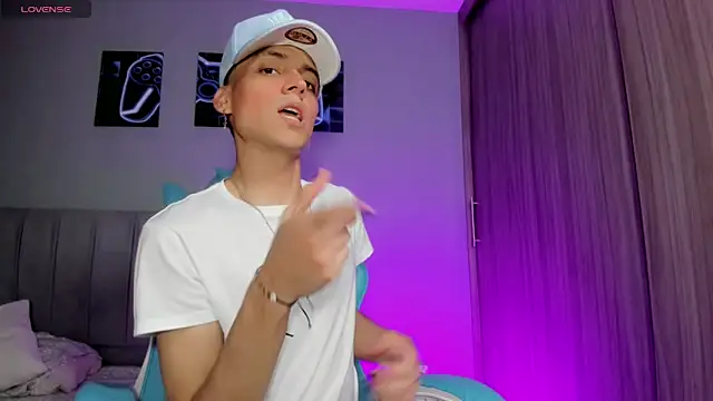 Snapshot of jake_and_joaquin chatting on 09.14.25 jake and joaquin online show from 09.14.25