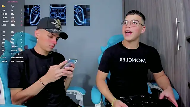 Snapshot of jake_and_joaquin chatting on 10.09.25 jake and joaquin online show from 10.09.25