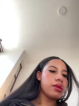 Snapshot of LauraSweett chatting on 09.09.25 LauraSweett online show from 09.09.25