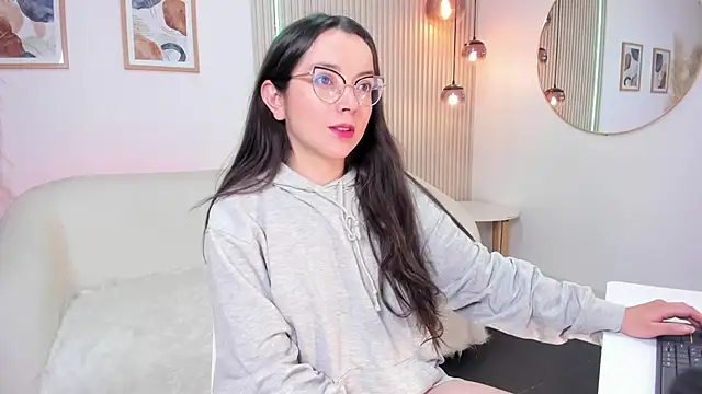 Snapshot of ana_ev chatting on 12.03.25 ana ev online show from 12.03.25