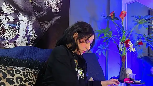 Snapshot of nadescomthxx chatting on 12.22.25 nadescomthxx online show from 12.22.25