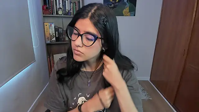 Snapshot of valerie__skyy chatting on 12.03.25 valerie skyy online show from 12.03.25