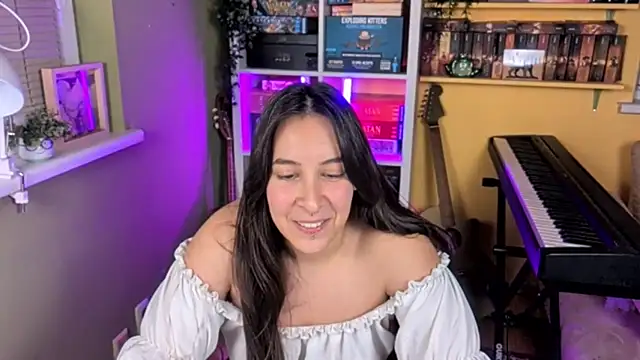 Snapshot of LelianaHazel chatting on 11.27.25 LelianaHazel online show from 11.27.25