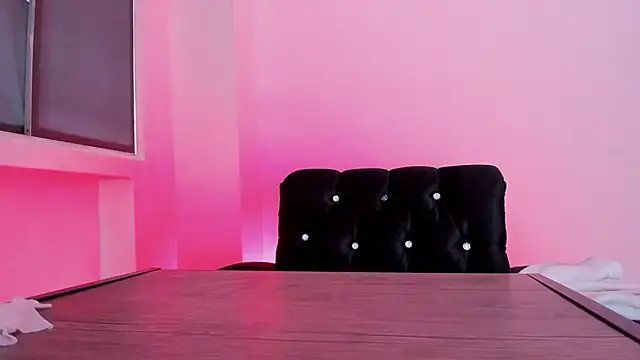 Mialenox online show from 02.22.25