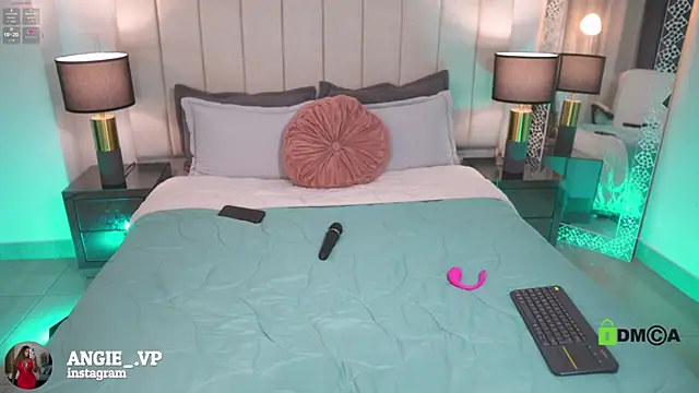 nicoletth18 online show from 03.12.26