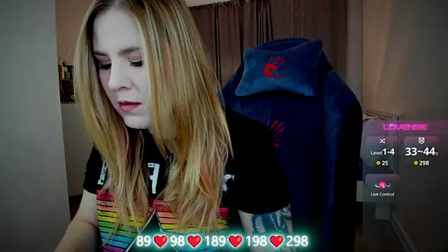 Olivia Munk online show from 10.22.25