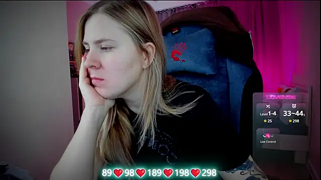 Olivia Munk online show from 11.07.25