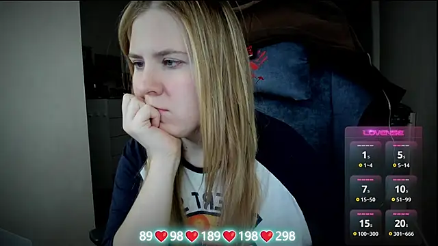 Olivia Munk online show from 11.22.25