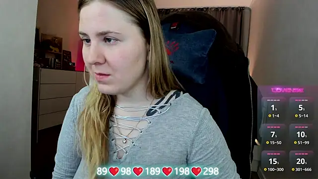 Olivia Munk online show from 12.18.25