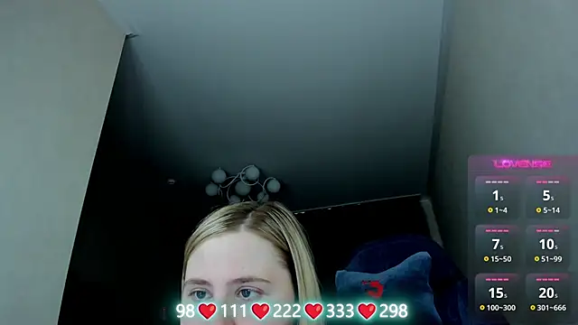 Olivia Munk online show from 04.11.26