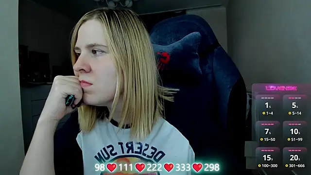 Olivia Munk online show from 04.12.26