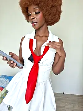 Kamdollie online show from 12.17.25