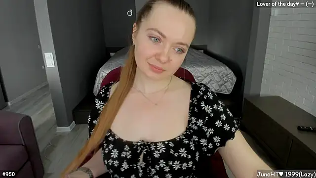 Snapshot of LizaGost chatting on 06.10.26 LizaGost online show from 06.10.26