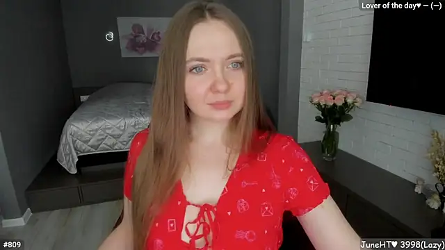 Snapshot of LizaGost chatting on 06.16.26 LizaGost online show from 06.16.26