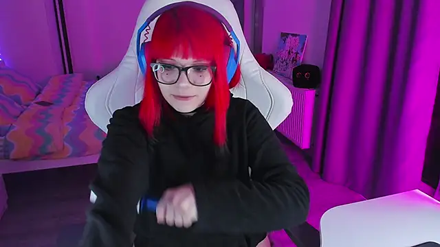 Snapshot of Yumi_Youkai chatting on 02.01.25 Yumi Youkai online show from 02.01.25