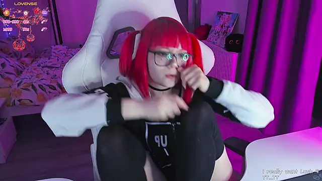 Snapshot of Yumi_Youkai chatting on 03.01.25 Yumi Youkai online show from 03.01.25