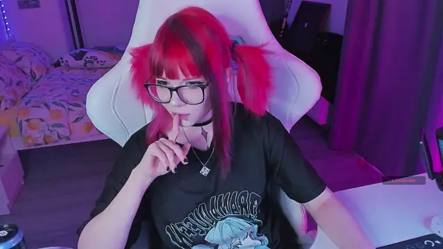 Snapshot of Yumi_Youkai chatting on 09.11.25 Yumi Youkai online show from 09.11.25