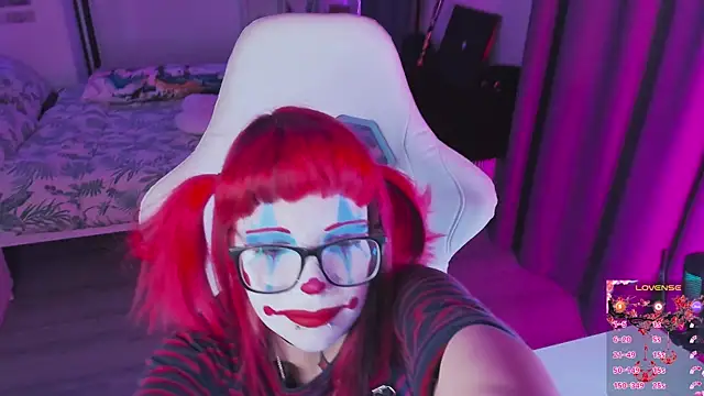 Snapshot of Yumi_Youkai chatting on 10.11.25 Yumi Youkai online show from 10.11.25