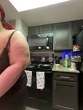 Snapshot of bbwredhead chatting on 02.12.25 bbwredhead online show from 02.12.25