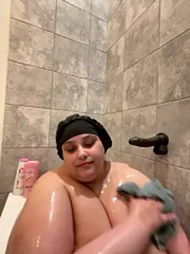 Snapshot of bbwredhead chatting on 12.19.25 bbwredhead online show from 12.19.25