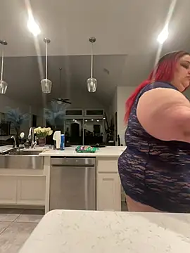 Snapshot of bbwredhead chatting on 05.07.26 bbwredhead online show from 05.07.26