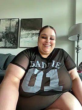 Snapshot of bbwredhead chatting on 05.17.26 bbwredhead online show from 05.17.26