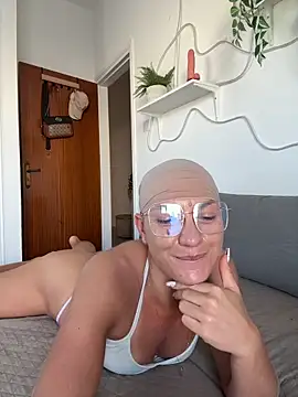 PaulinaSchubert1 online show from 10.23.25