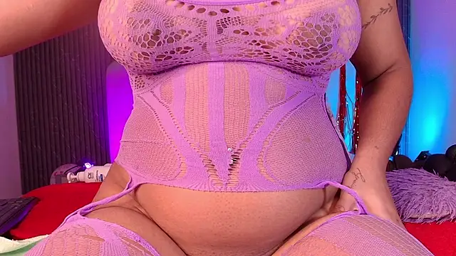 jones maddy  online show from 02.10.26