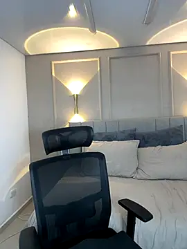 Snapshot of Miss_blue69 chatting on 12.05.25 Miss blue69 online show from 12.05.25